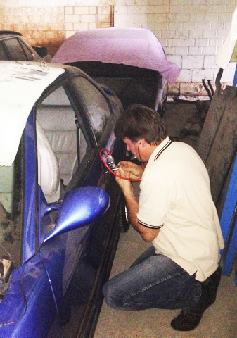 Auto Öffnung in Trotha