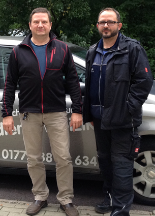 Monteur für Schlüsseldienst Halle bei der Arbeit